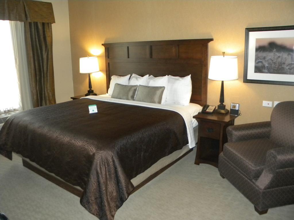 Teddy'S Residential Suites Watford City エクステリア 写真