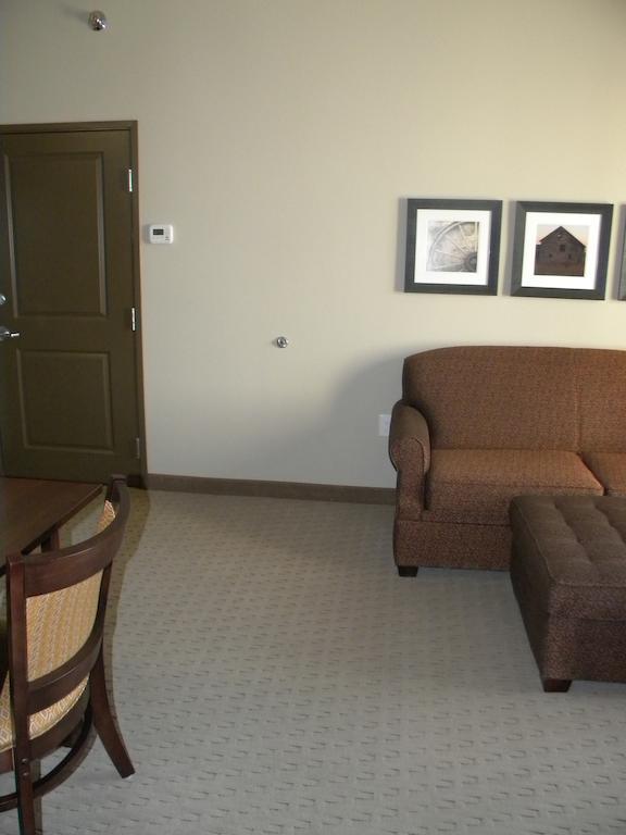 Teddy'S Residential Suites Watford City エクステリア 写真