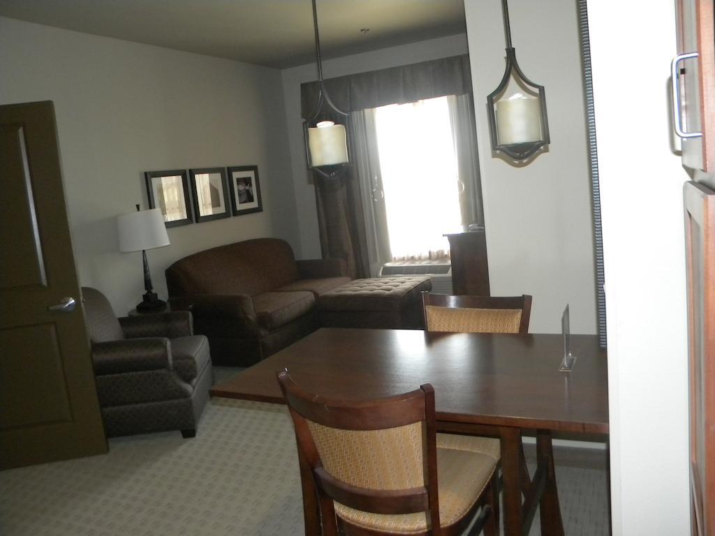 Teddy'S Residential Suites Watford City エクステリア 写真