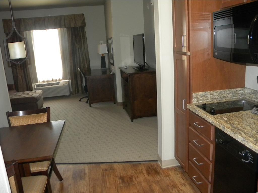 Teddy'S Residential Suites Watford City エクステリア 写真