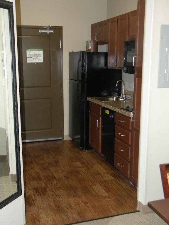 Teddy'S Residential Suites Watford City エクステリア 写真