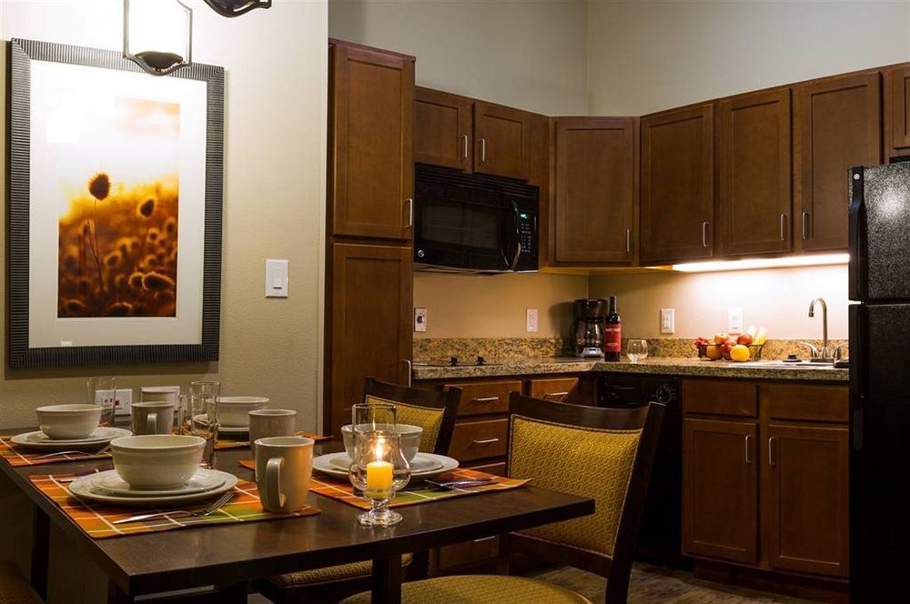 Teddy'S Residential Suites Watford City エクステリア 写真