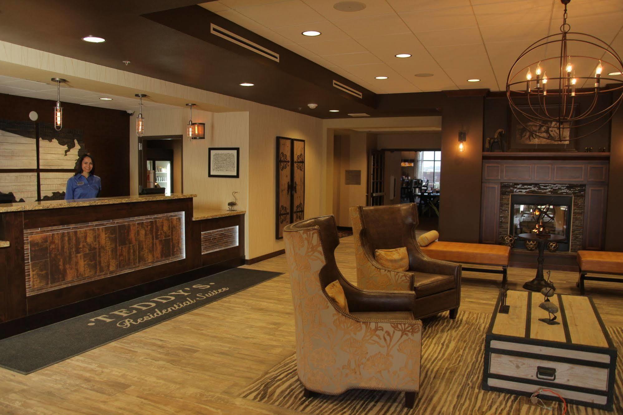 Teddy'S Residential Suites Watford City エクステリア 写真