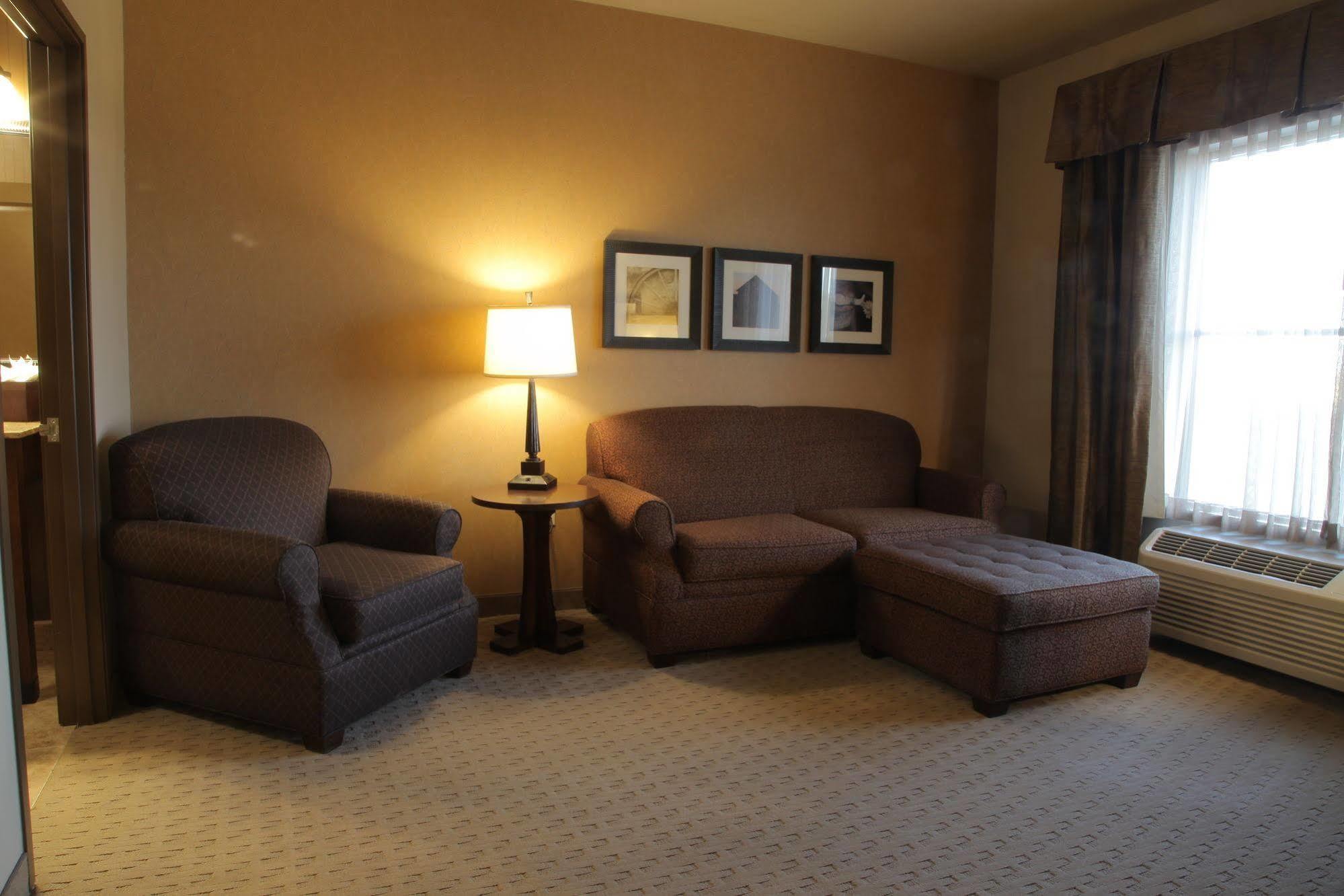 Teddy'S Residential Suites Watford City エクステリア 写真