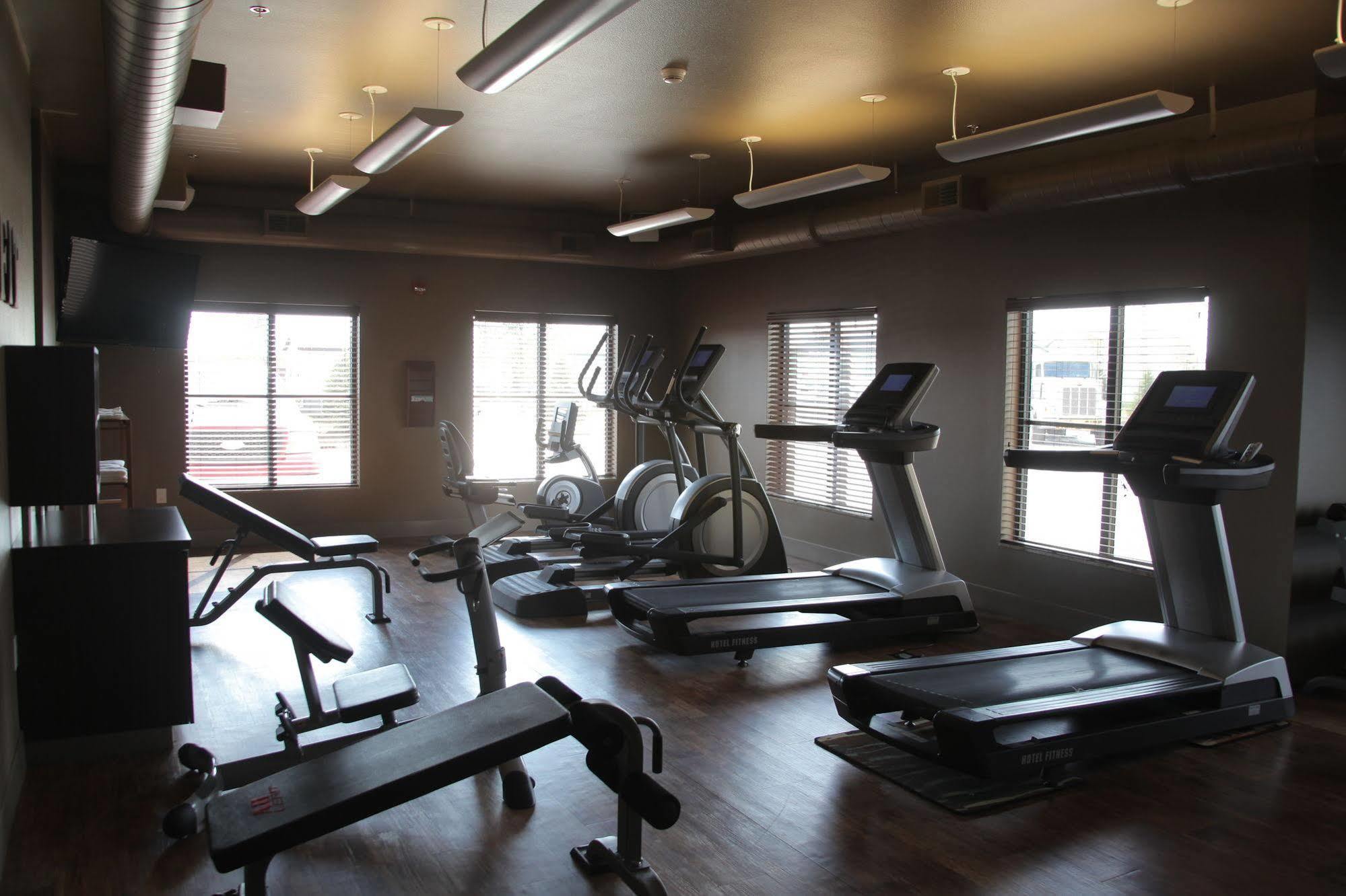 Teddy'S Residential Suites Watford City エクステリア 写真