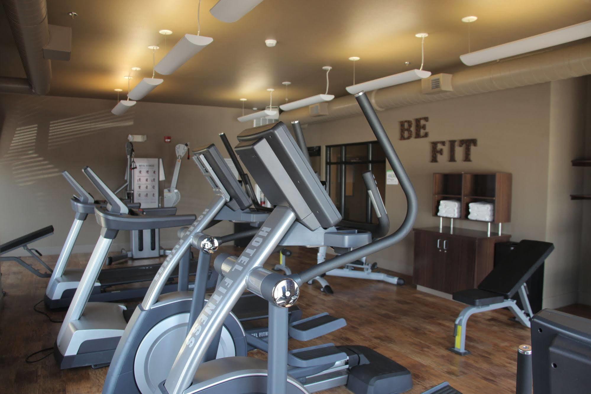 Teddy'S Residential Suites Watford City エクステリア 写真
