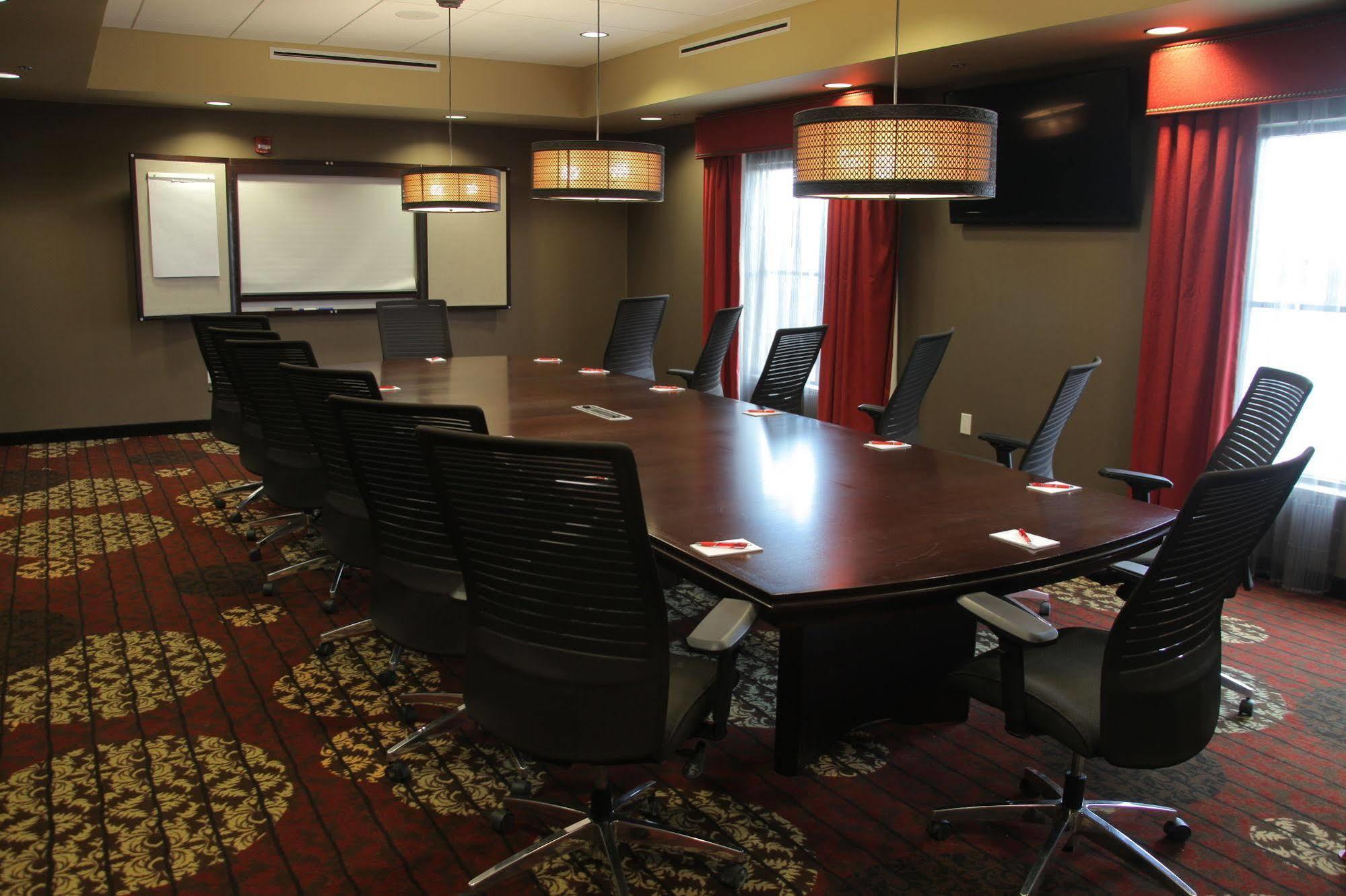 Teddy'S Residential Suites Watford City エクステリア 写真